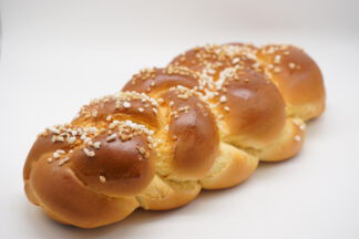 Hefezopf mit Hagelzucker