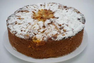 Wiener Sandkuchen mit Birne & Nuss